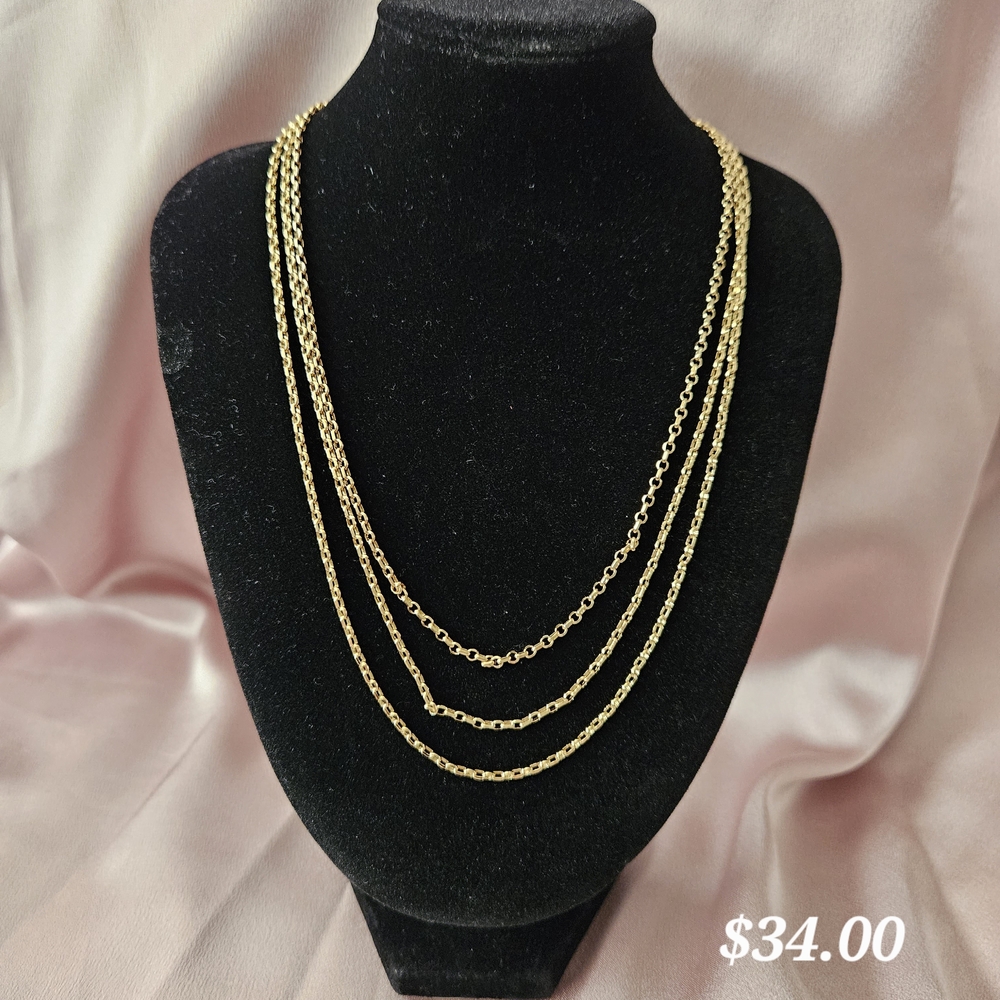 Elegant Gold Layered Necklace